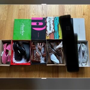 Bundle of 5 pairs for $120.00 - all NEW

Summer shoes !

Super deal !!!